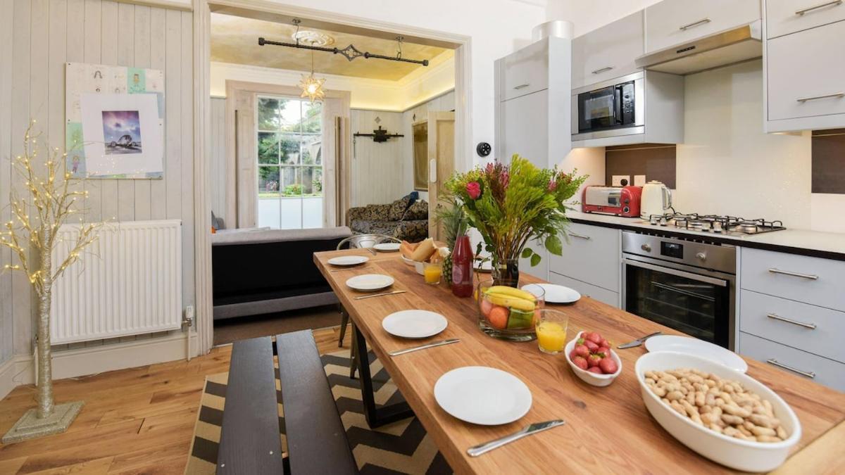 The Camden Chic Townhouse - Accommodates 14 Guests Apartment London Ngoại thất bức ảnh